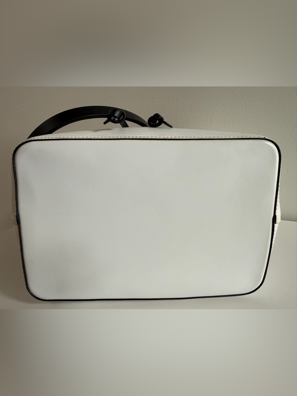 LOUIS VUITTON Epi Leather NeoNoe MM Handbag Bag White/Black - Picture 9 of 15